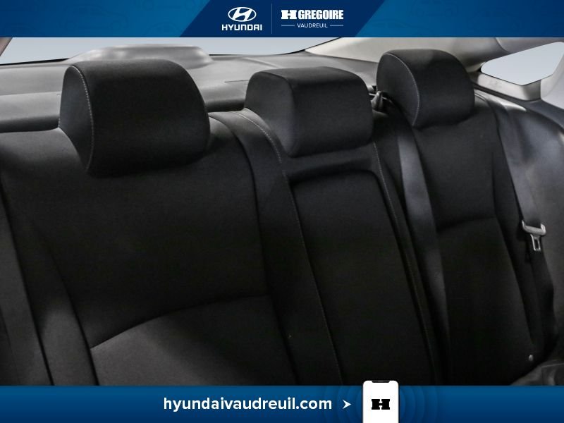 2018 Honda Civic White Laval - photo #28