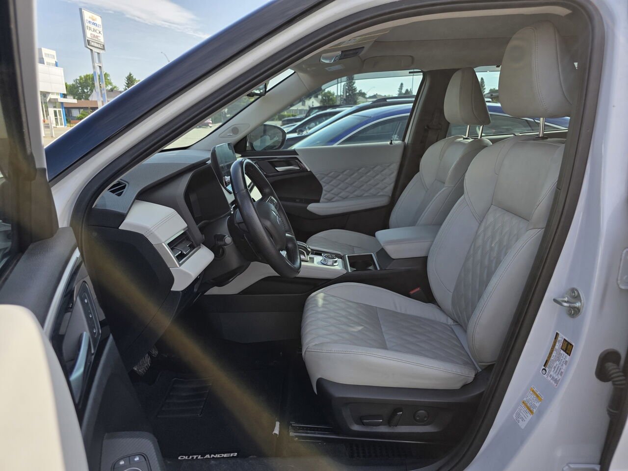 2022 Mitsubishi Outlander GT S-AWC White Rouyn-Noranda - photo #37