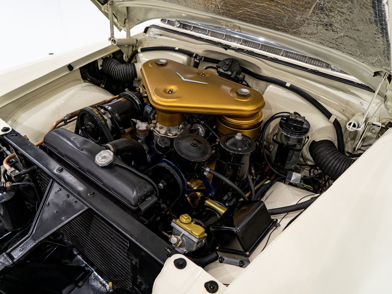 1956 Cadillac Eldorado Seville With Factory A/C | PRIX EN USD White Montreal - photo #52