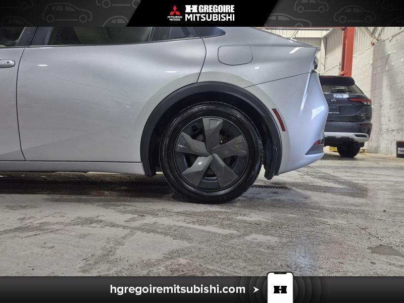 2024 Toyota Prius Silver Blainville - photo #11