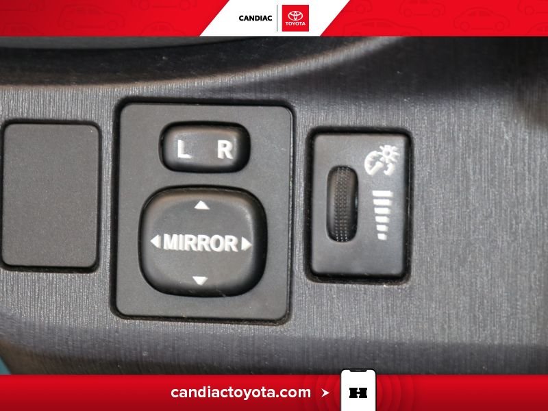 2014 Toyota Yaris Green Saint-Eustache - photo #19