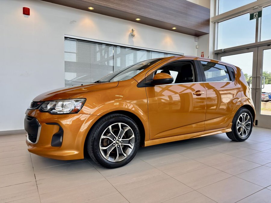 Chevrolet Sonic 2017 2017 Orange