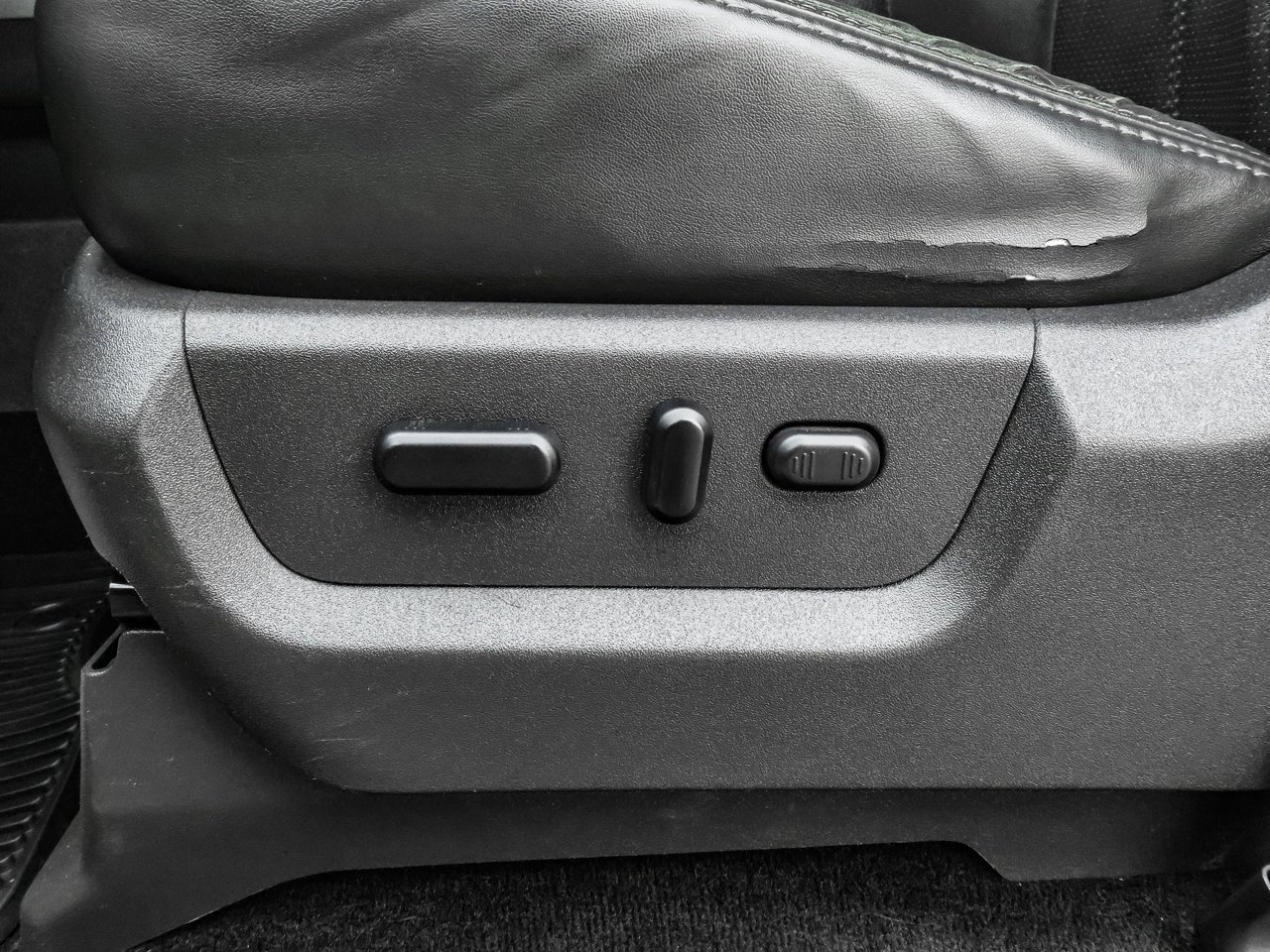 2011 Ford Super Duty F-350 4WD Crew Cab 156 Lariat Grey Sherwood Park - photo #20