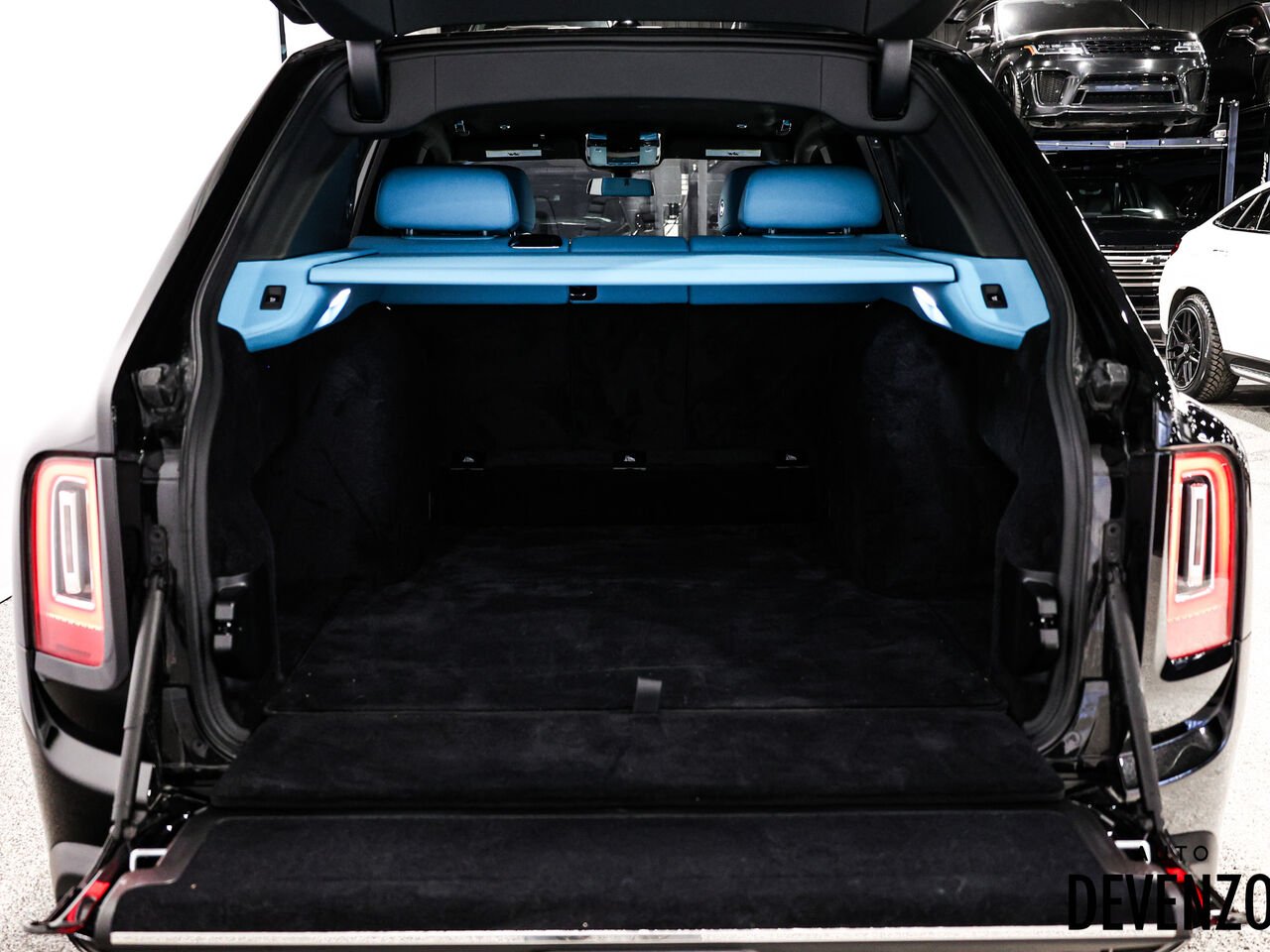 Rolls-Royce Cullinan 2023 Bleu Saint-Eustache - photo #34