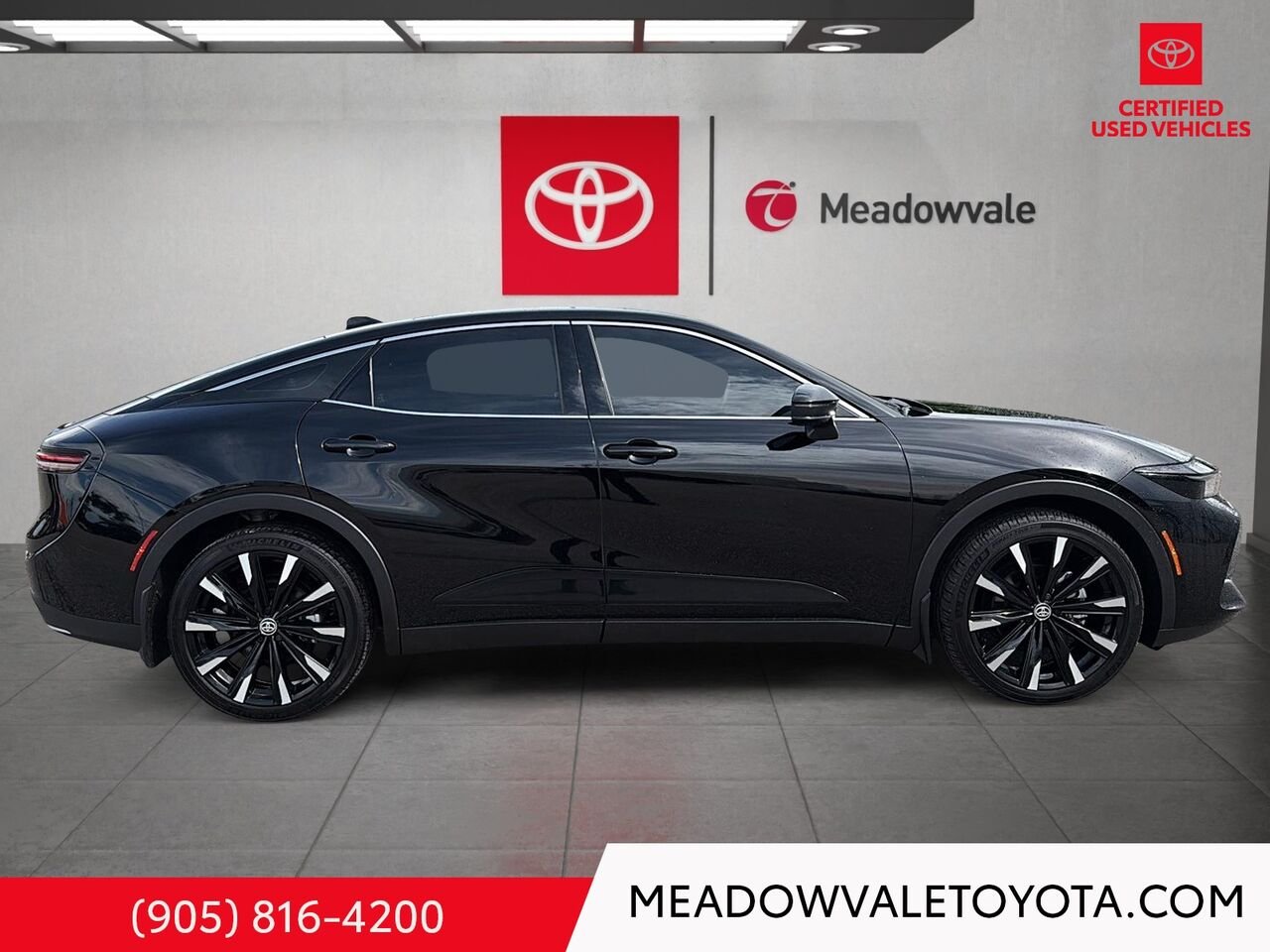 2025 Toyota CROWN + 21’’ Alloy Wheels + Adaptive Variable Suspension (AVS) + Advanced Park + Dual Exhaust Tips + Head Up Display (HUD) with NAVI + Dynamic Rear Steering + Power Trunk with Kick Sensor Black Mississauga - photo #2
