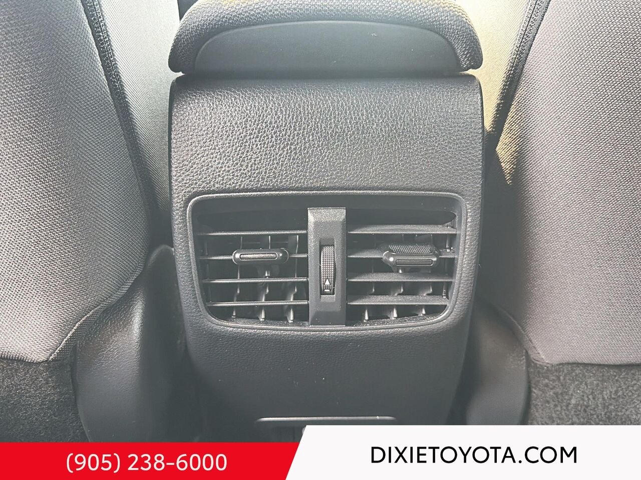 2023 Toyota Corolla Cross LE PREMIUM AWD / CLEAN CARFAX / HEATED SEATS / MOONROOF / ALLOY WHEELS / CARPLAY AND ANDROID AUTO White Mississauga - photo #17