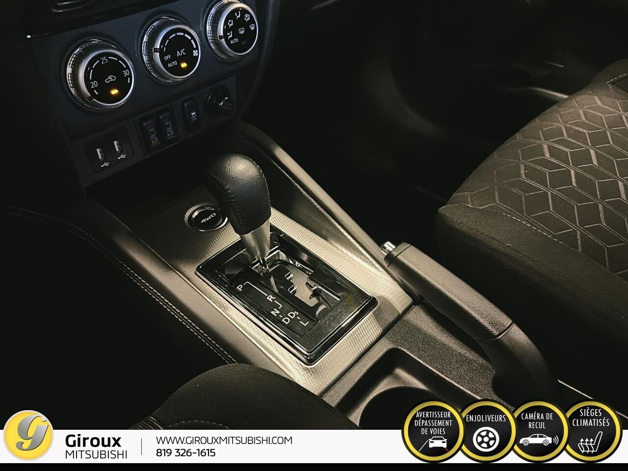 2020 Mitsubishi RVR Blue Sainte-Agathe-des-Monts - photo #14