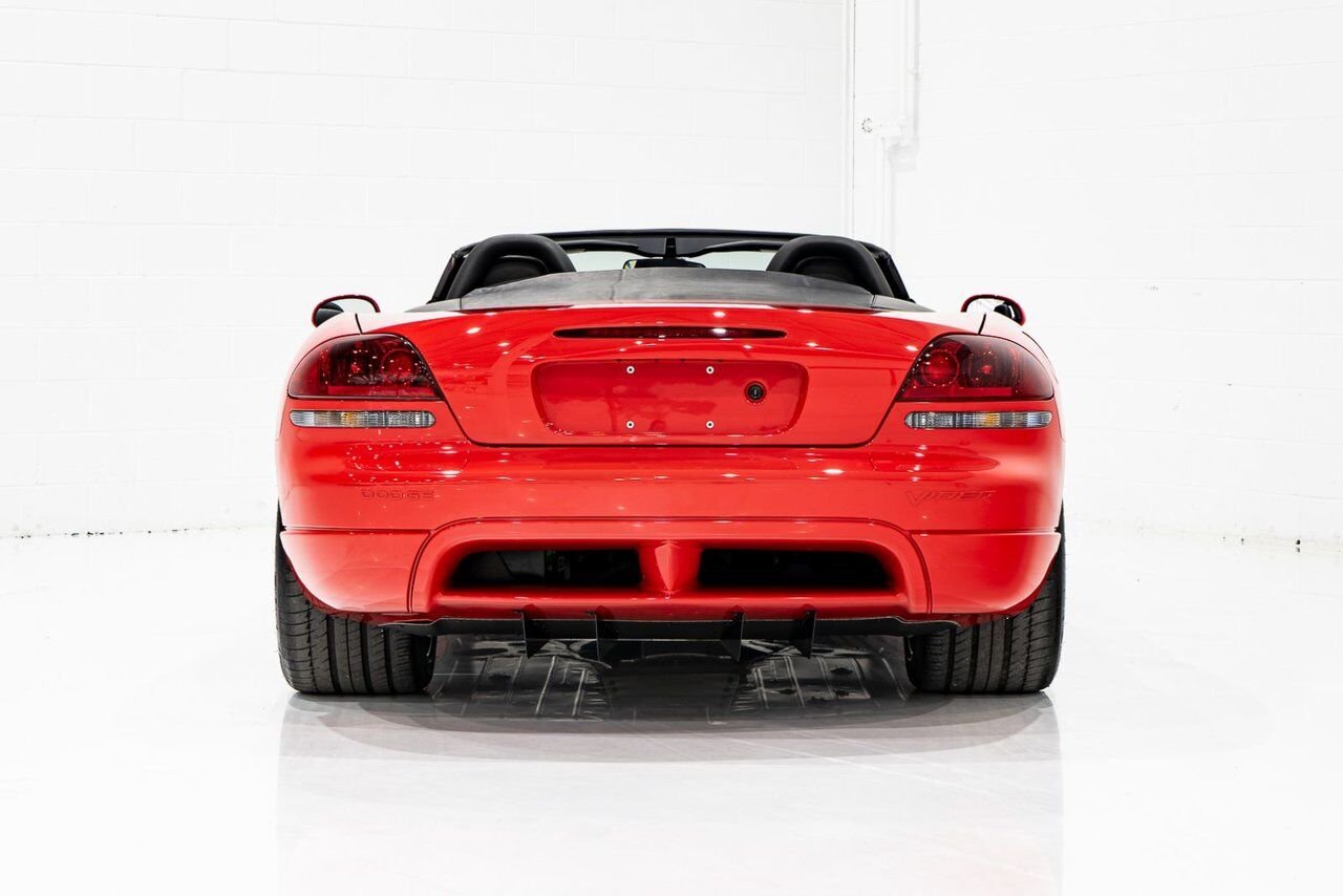 Dodge Viper Clean Title With Only 2,063 km (1,282 Miles) From New 2008 Rouge Montréal - photo #27
