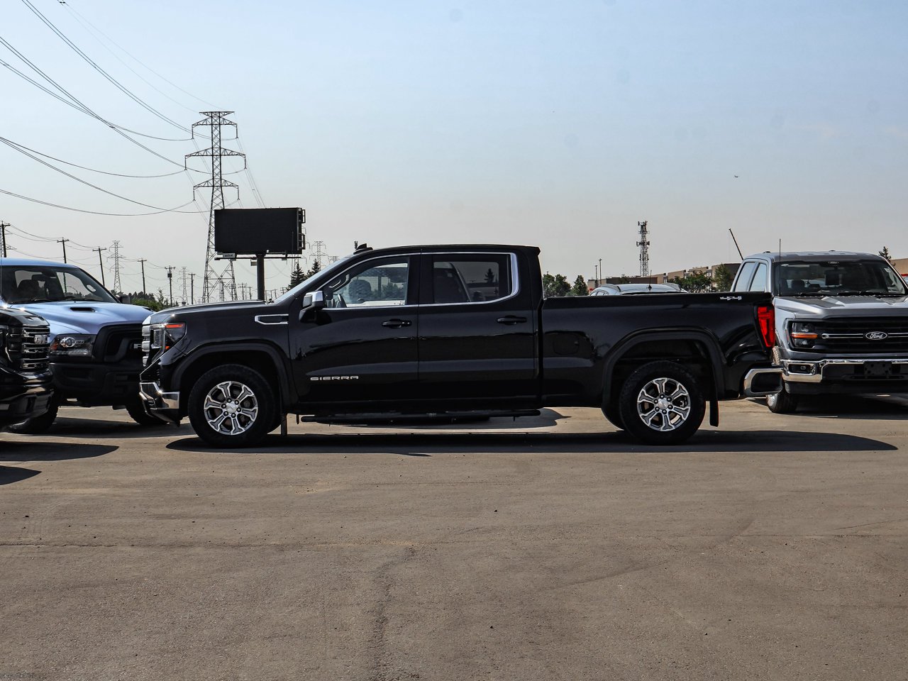 2023 GMC Sierra 1500 4WD Crew Cab 147 SLE Black Sherwood Park - photo #4