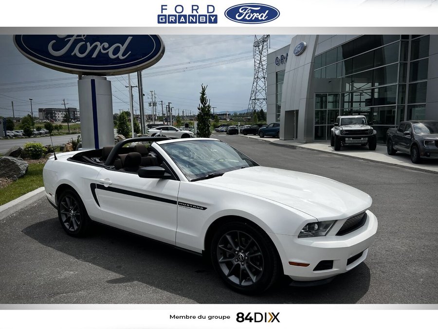 Ford Mustang Décapotable 2 portes V6 de première qualité 2012 Blanc