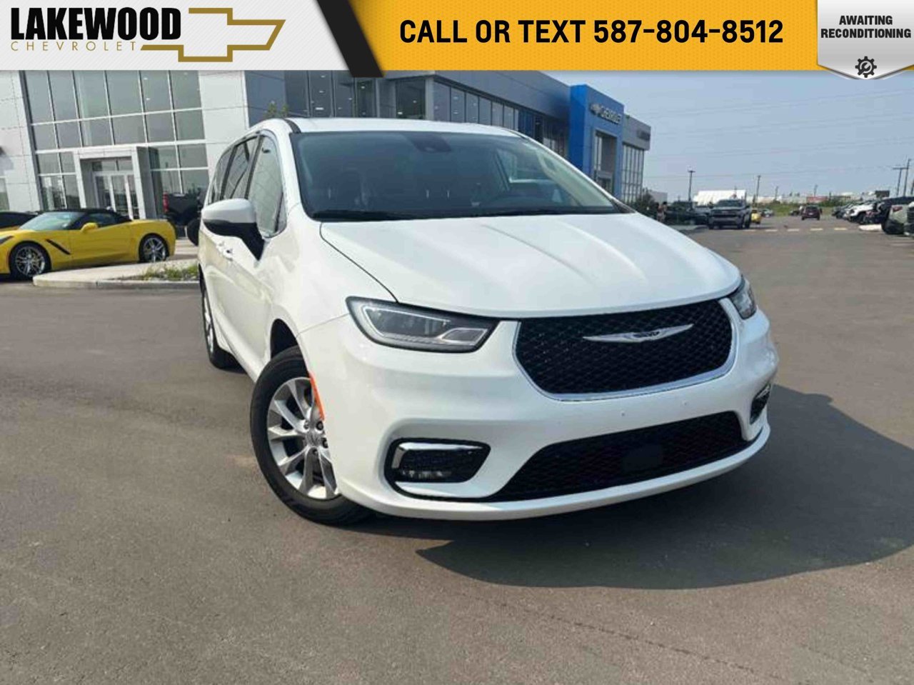 2023 Chrysler Pacifica Touring L AWD White Sherwood Park - photo #0
