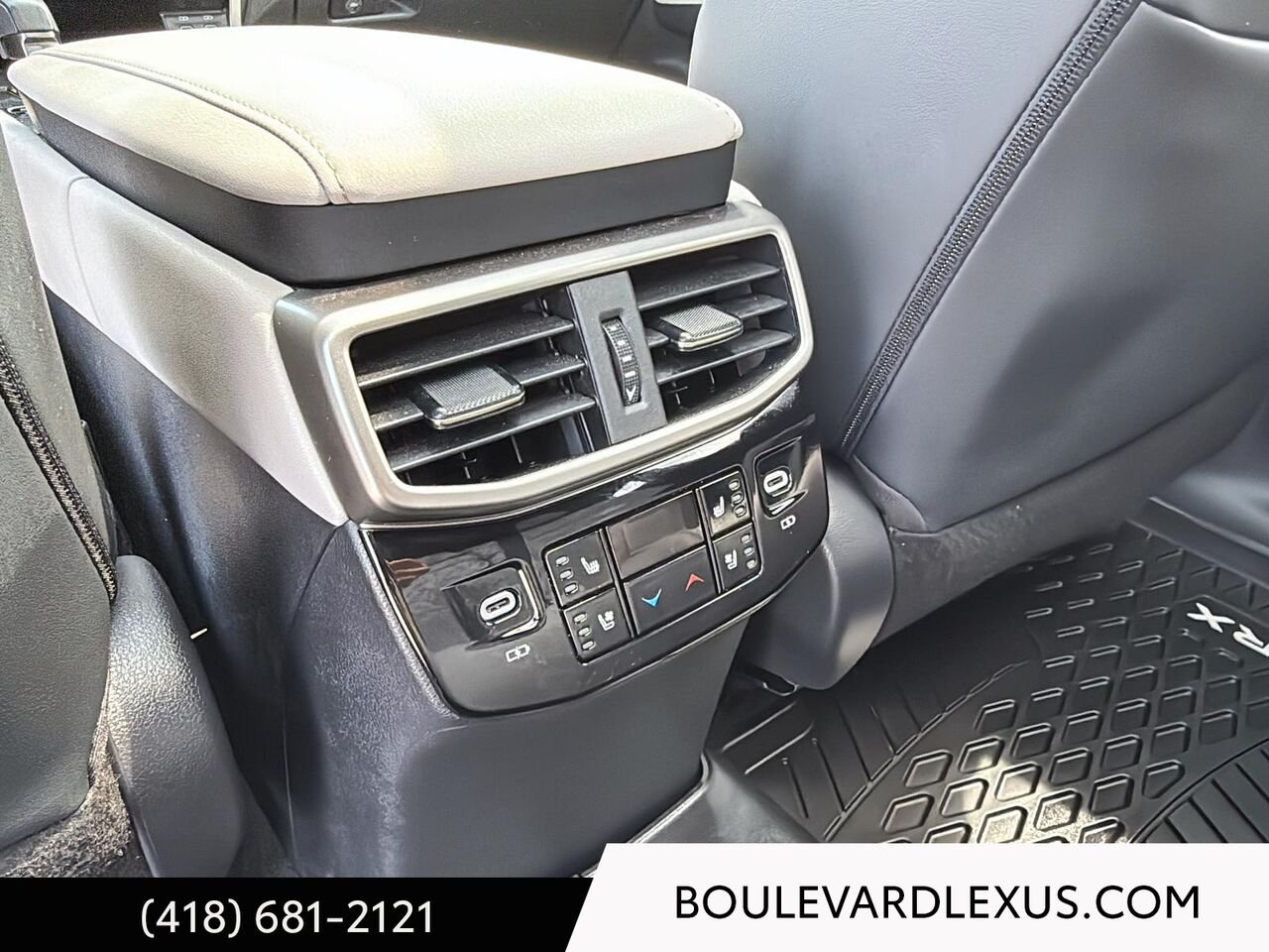 Lexus RX 19862A 2024 Bleu Québec - photo #16