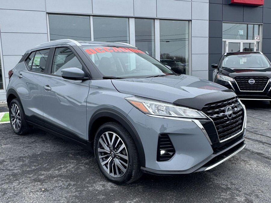 2024 Nissan Kicks Play 2024 Grey
