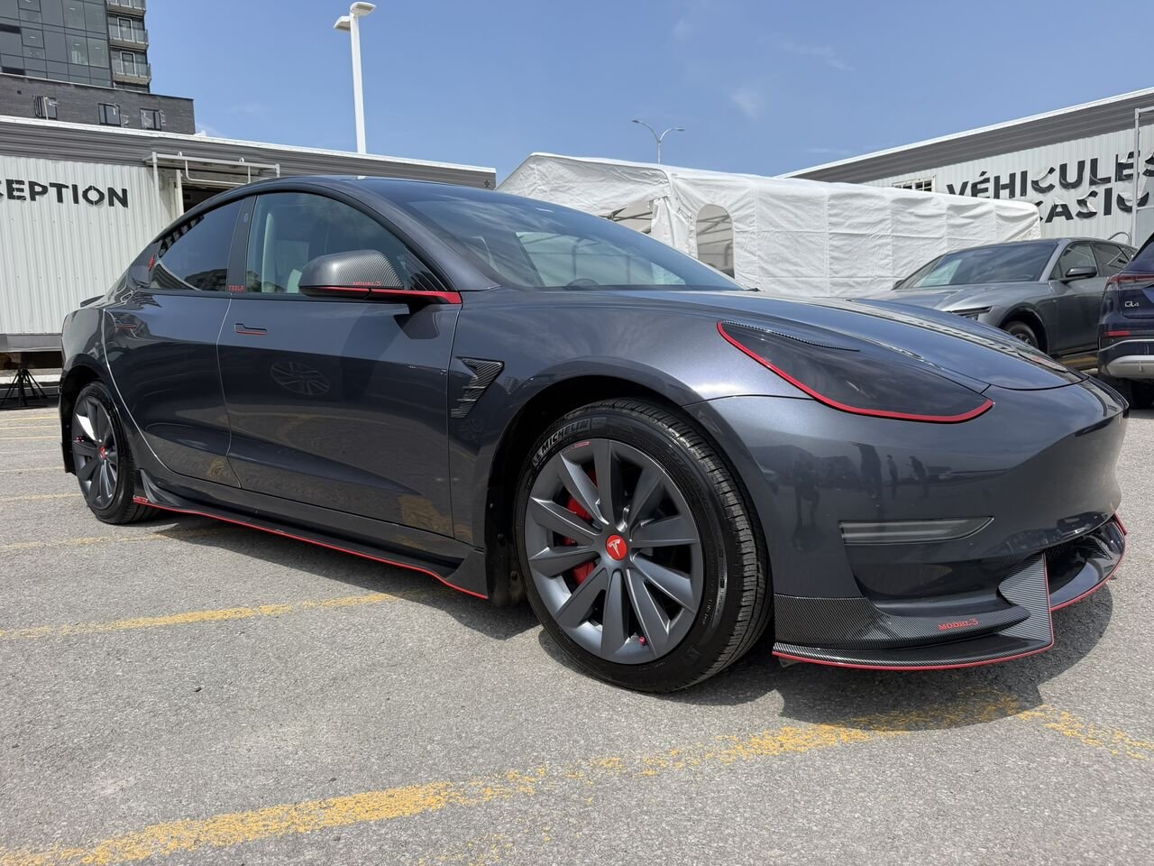Tesla Model 3 CARBONE 2023 Argent Laval - photo #1
