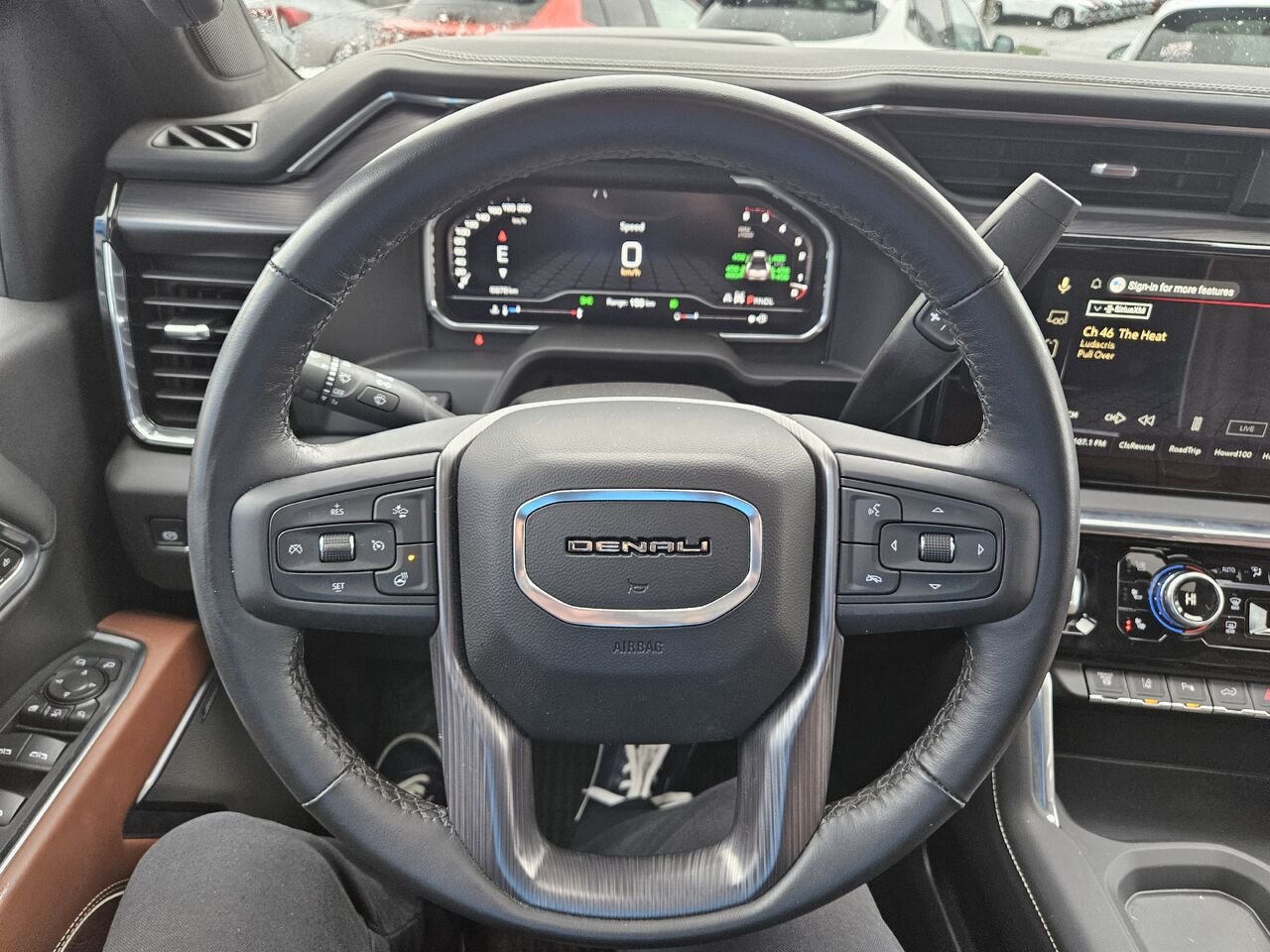 GMC Sierra 3500HD Denali Ultimate cabine multiplace 4RM 172 po 2025 Blanc Thetford Mines - photo #11