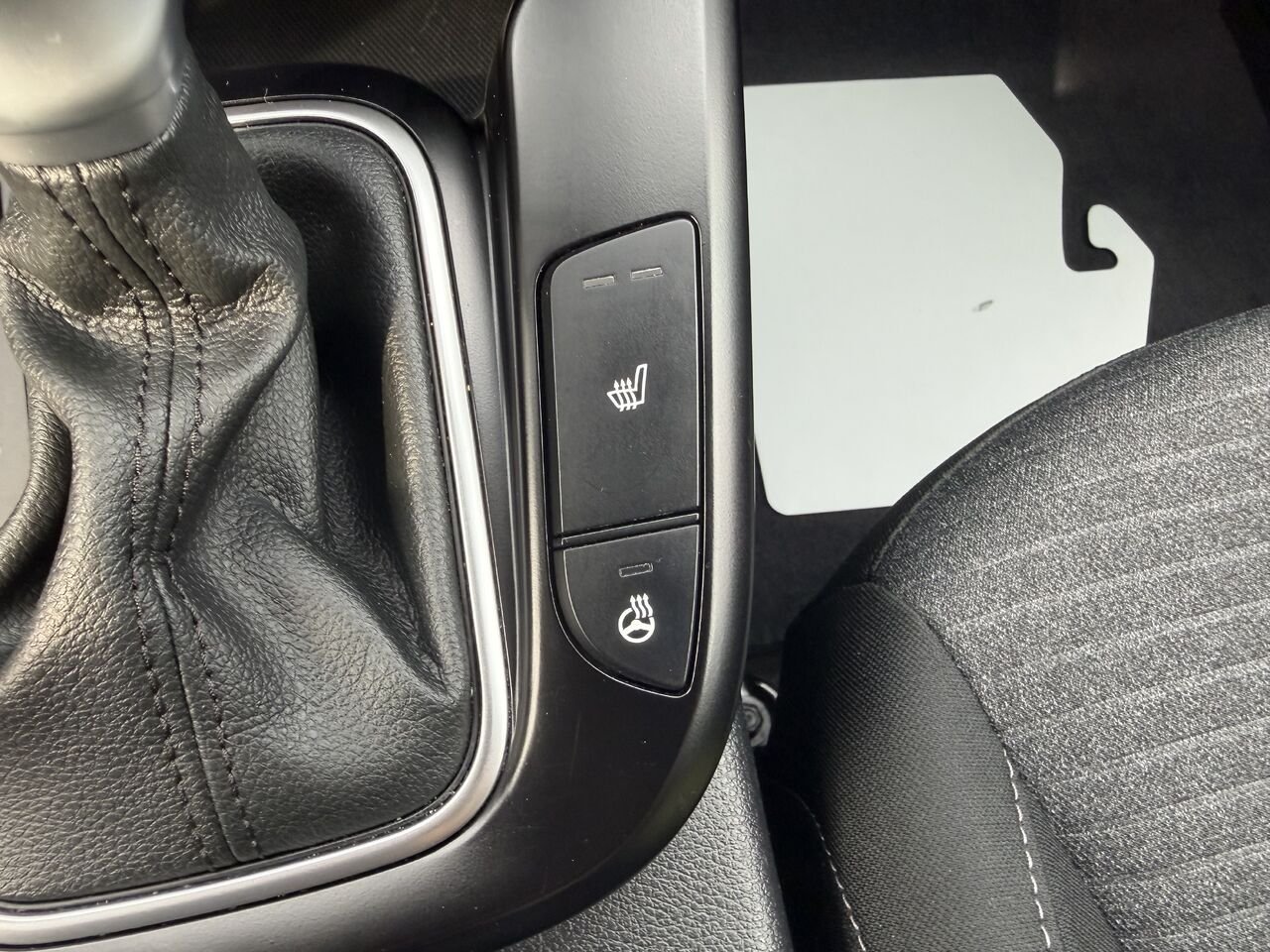 2022 Kia Soul White Thetford Mines - photo #24