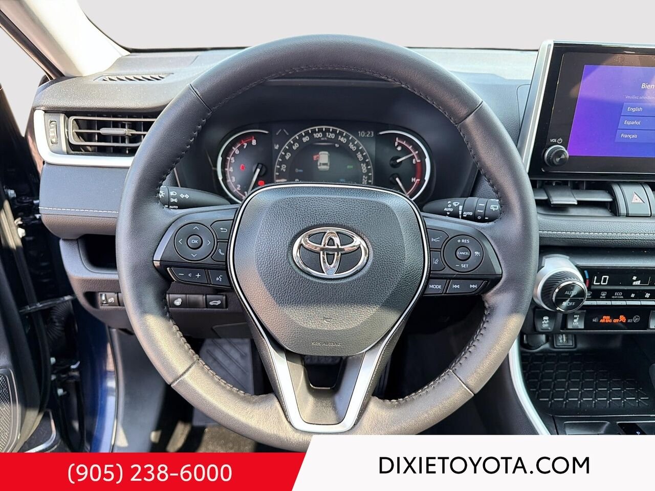 2025 Toyota RAV4 XLE AWD / CLEAN CARFAX / HEATED SEATS / MOONROOF / ALLOY WHEELS / CARPLAY AND ANDROID AUTO Blue Mississauga - photo #11