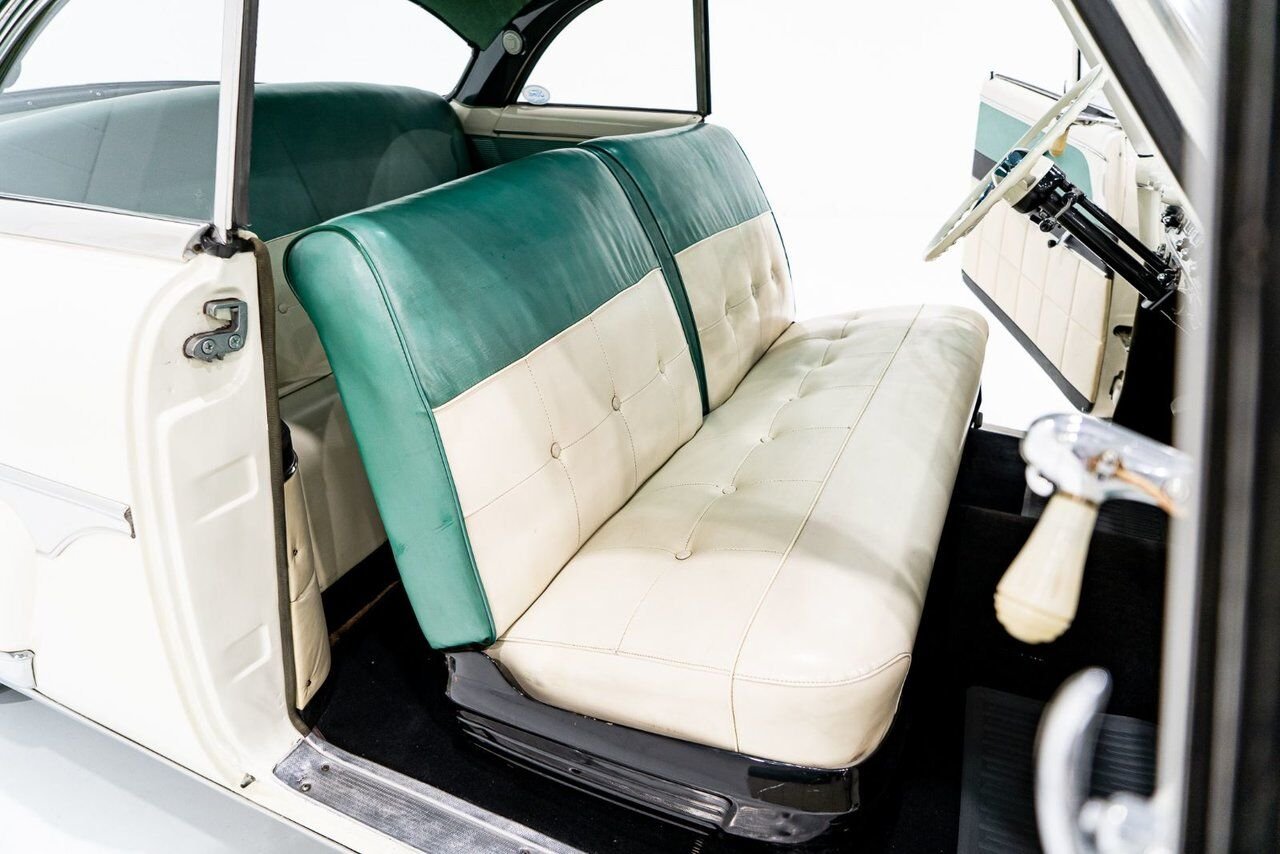 Ford Crestline Skyliner rare glass top long term ownership 1954 Blanc Montréal - photo #13