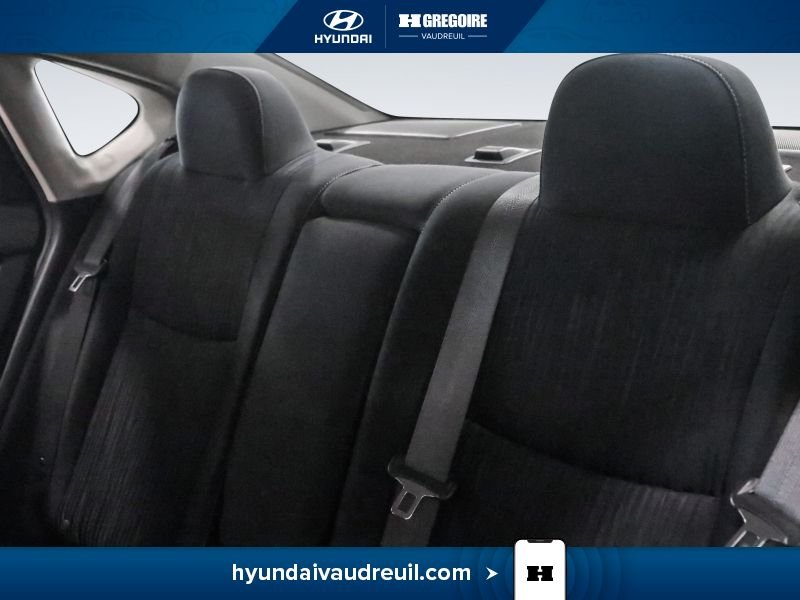 2019 Nissan Sentra Grey Laval - photo #18