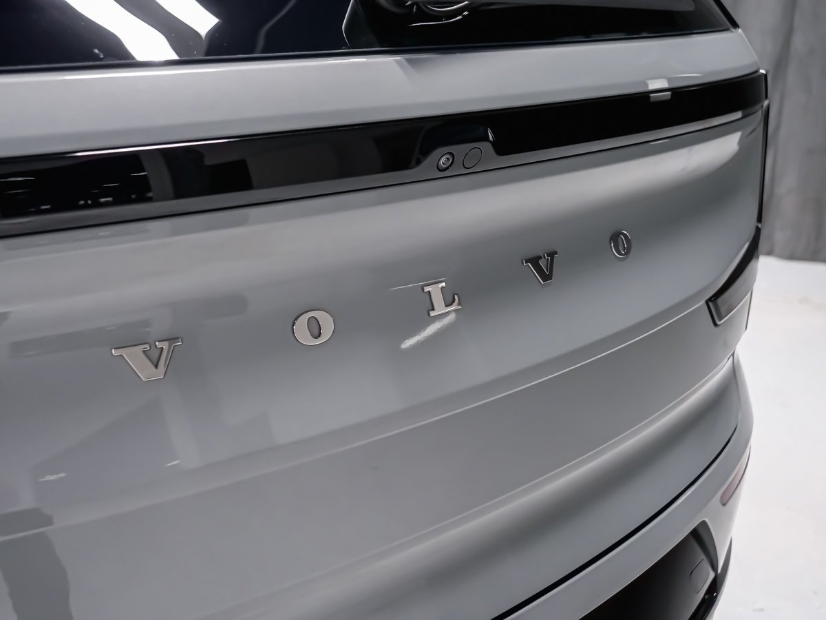 2025 Volvo EX90 ULTRA Grey Montreal - photo #10