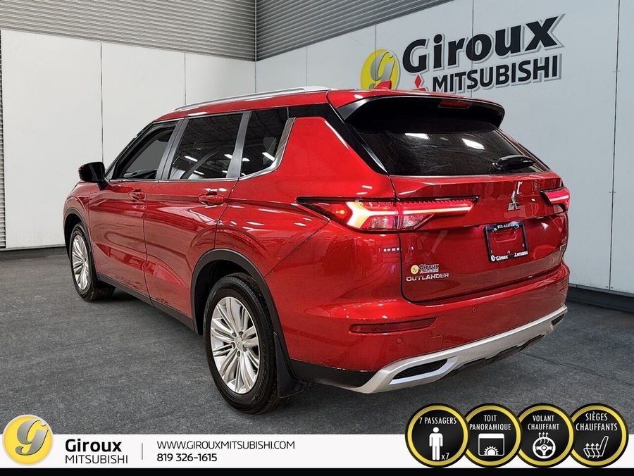2023 Mitsubishi Outlander SE S-AWC Red
