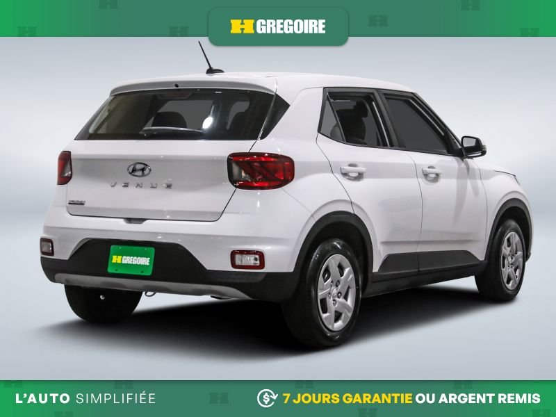 2024 Hyundai Venue White Laval - photo #8