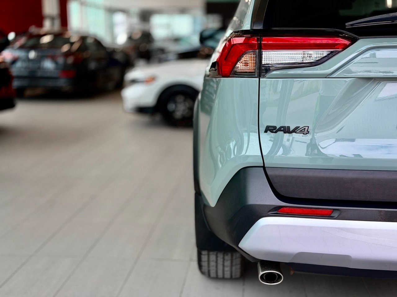 2020 Toyota RAV4 gray Notre-Dame-des-Prairies - photo #10