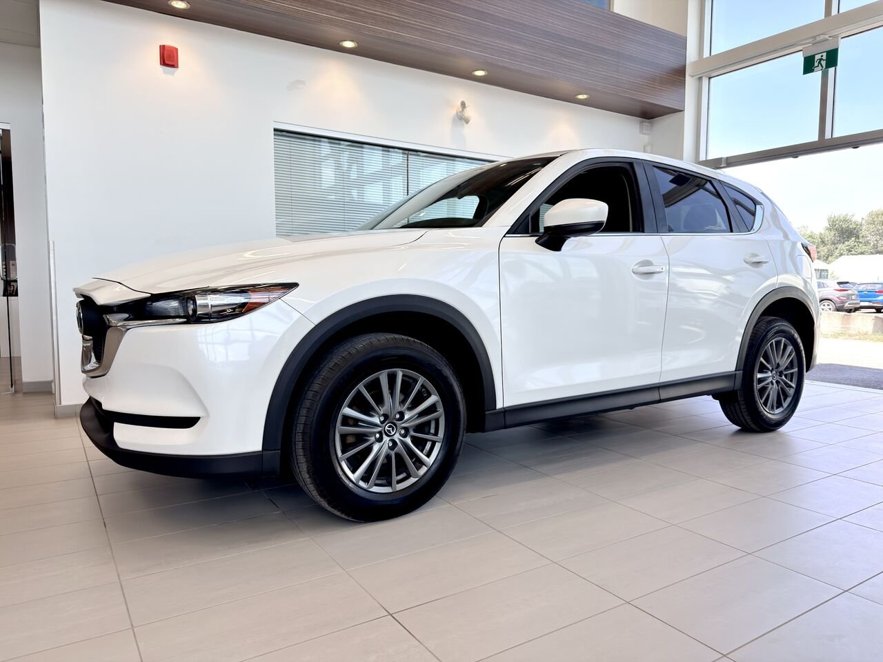 2017 Mazda CX-5 White Notre-Dame-des-Prairies - photo #2