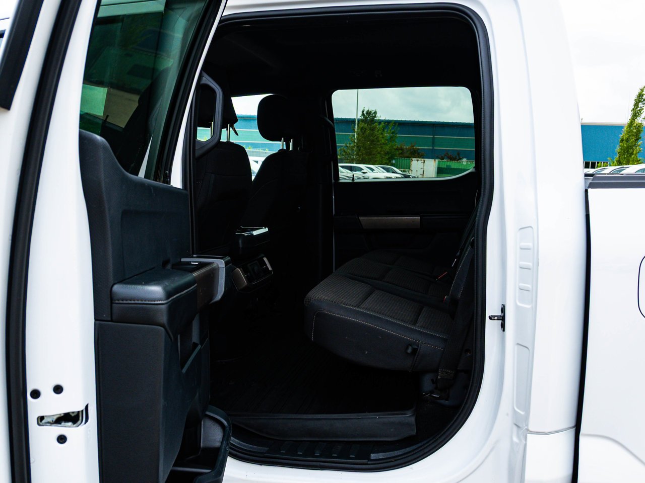 2024 Ford F-150 STX 4WD SuperCrew 5.5' Box White Sherwood Park - photo #25