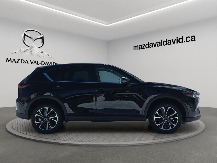 2025 Mazda CX-5 Gs, awd, Toit ouvrant, volant et rétroviseurs chauffants, hayon électrique Jet Black Mica