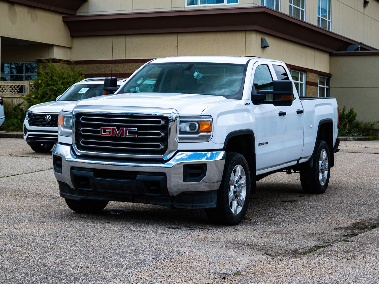 2018 GMC Sierra 2500HD 4WD Double Cab 144.2 White Sherwood Park - photo #3
