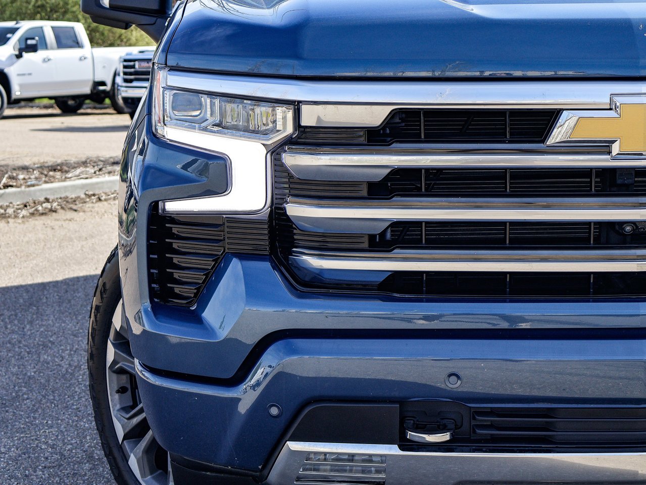 2024 Chevrolet Silverado 1500 4WD Crew Cab 147 High Country Blue Sherwood Park - photo #4