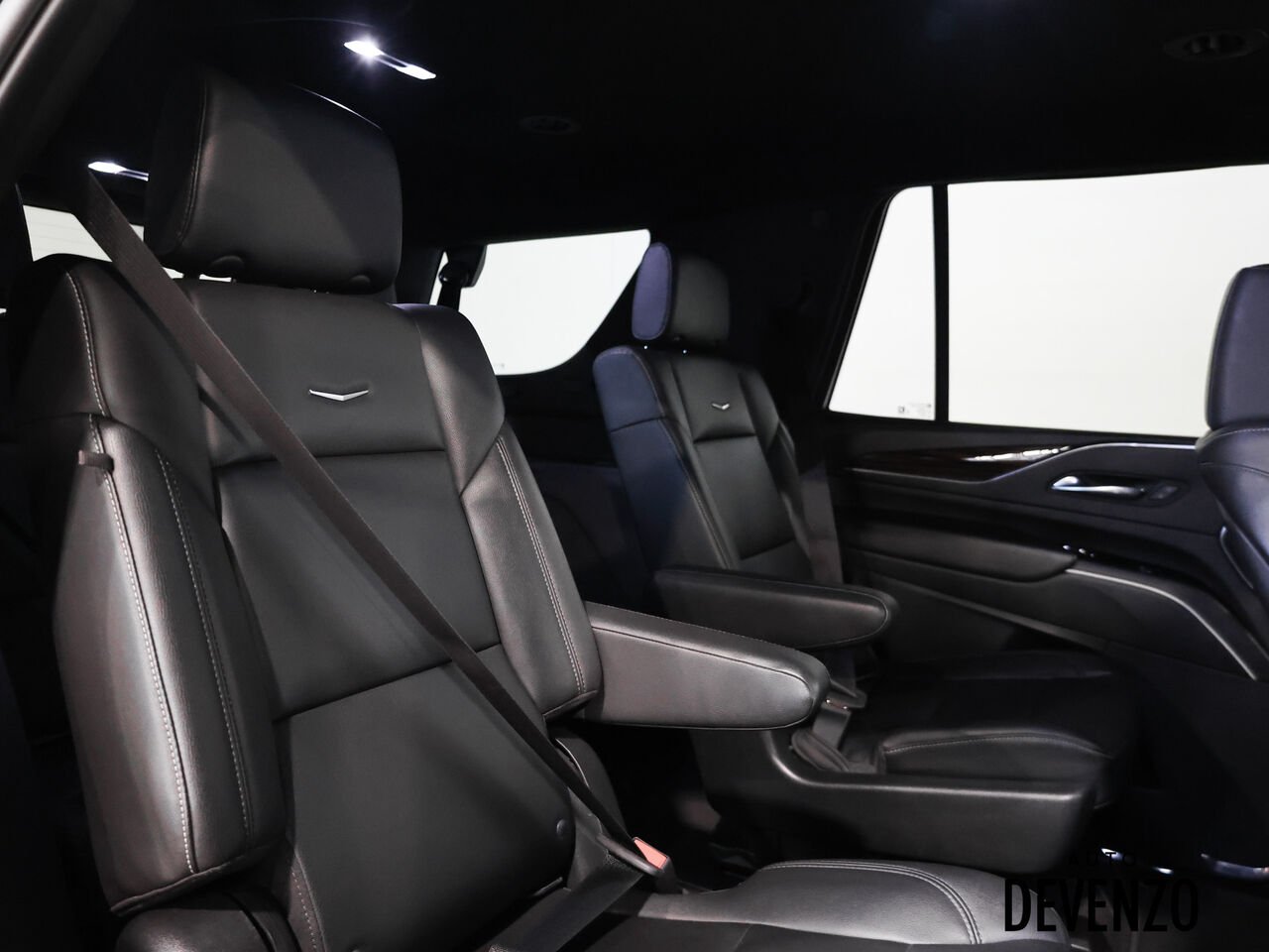 2022 Cadillac Escalade Black Saint-Eustache - photo #9
