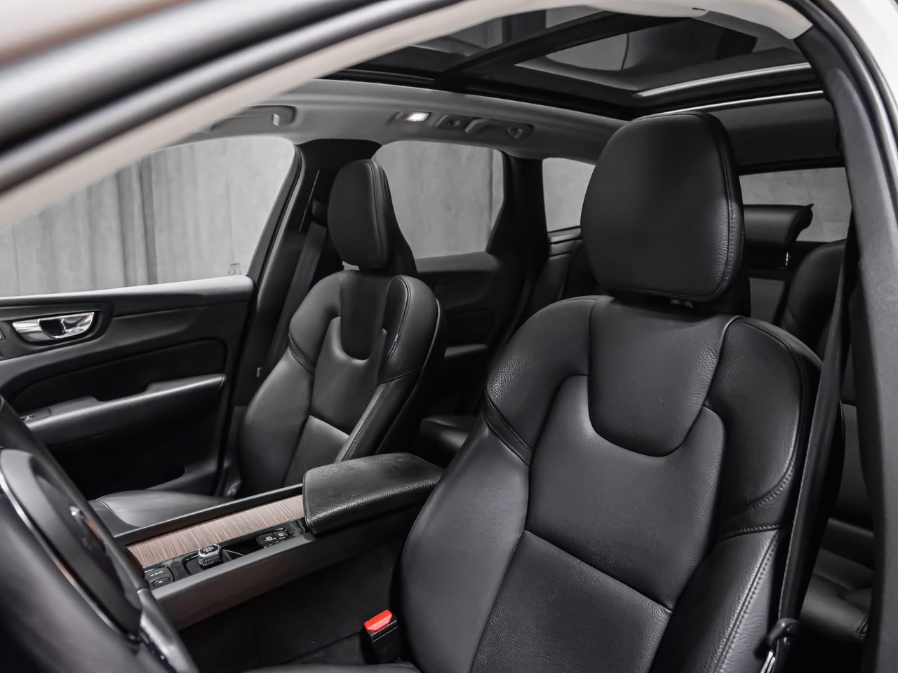 Volvo XC60 Recharge T8 INSCRIPTION EXPRESSION CLIMATE PREMIUM 2022 Blanc Montréal - photo #5