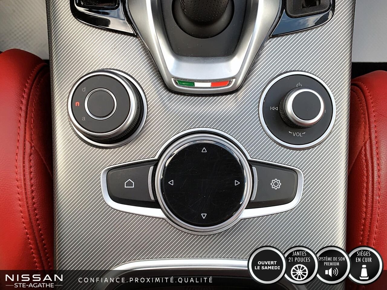 2022 Alfa Romeo Stelvio Veloce | CUIR ROUGE | TOIT PANORAMIQUE | AWD | Black Saint-Jérôme - photo #20