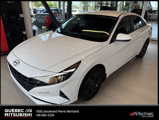 Hyundai Elantra Preferred, Volant chauffant, Entrée sans clef 2023 Blanc