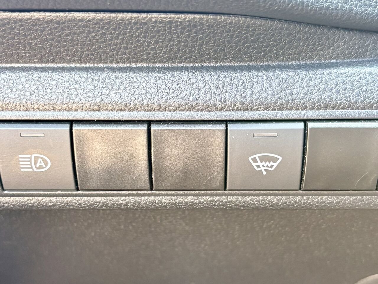 2024 Toyota COROLLA Blue Amos - photo #16