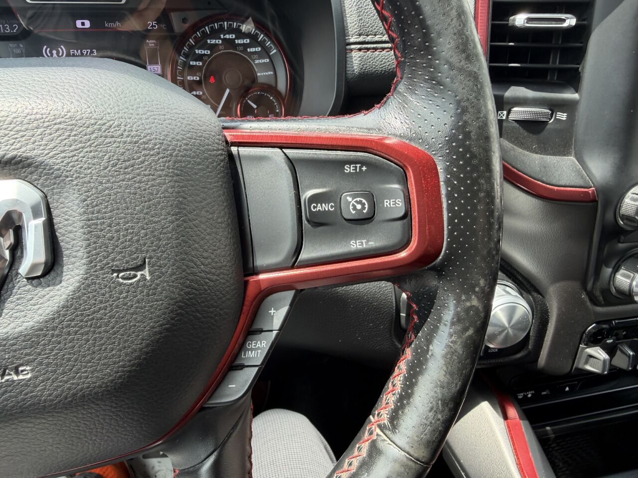 Ram 1500 2019 Noir Thetford Mines - photo #21