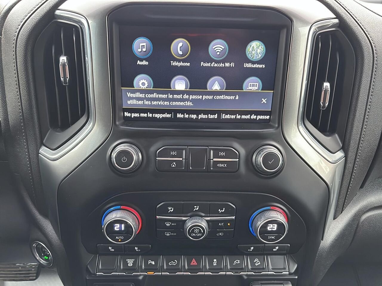 CHEVROLET SILVERADO UNKNOWN 2023 Noir Saint-Hyacinthe - photo #12