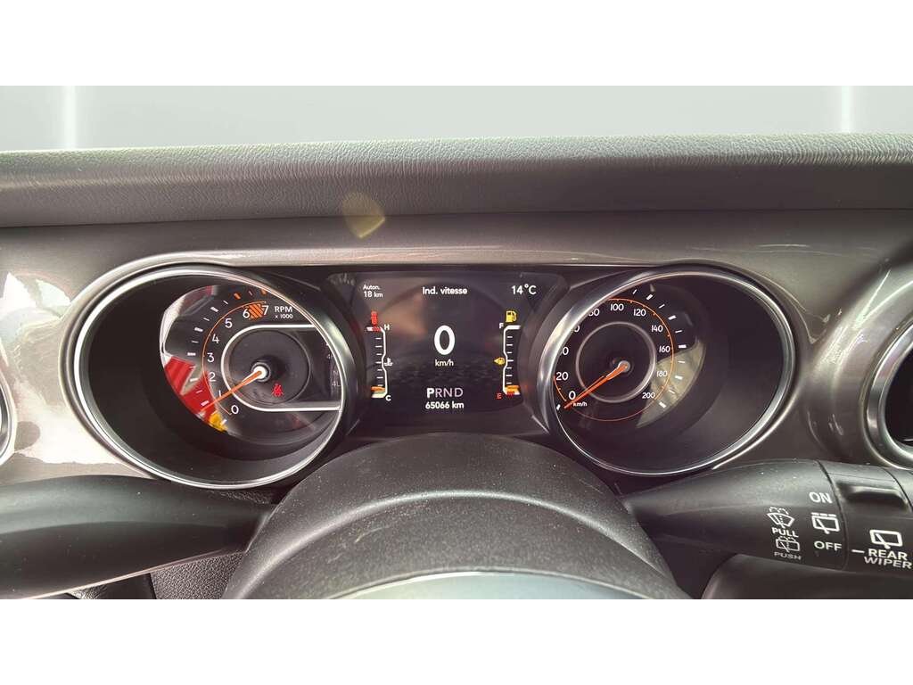 Jeep Wrangler 2023 Rouge Gatineau - photo #8