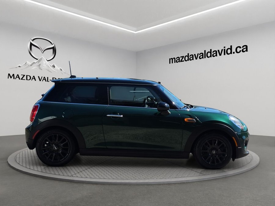 MINI Cooper toit rigide Hayon 3 portes, Toit ouvrant, cruise control, sièges en cuir, MANUEL 2016 Vert