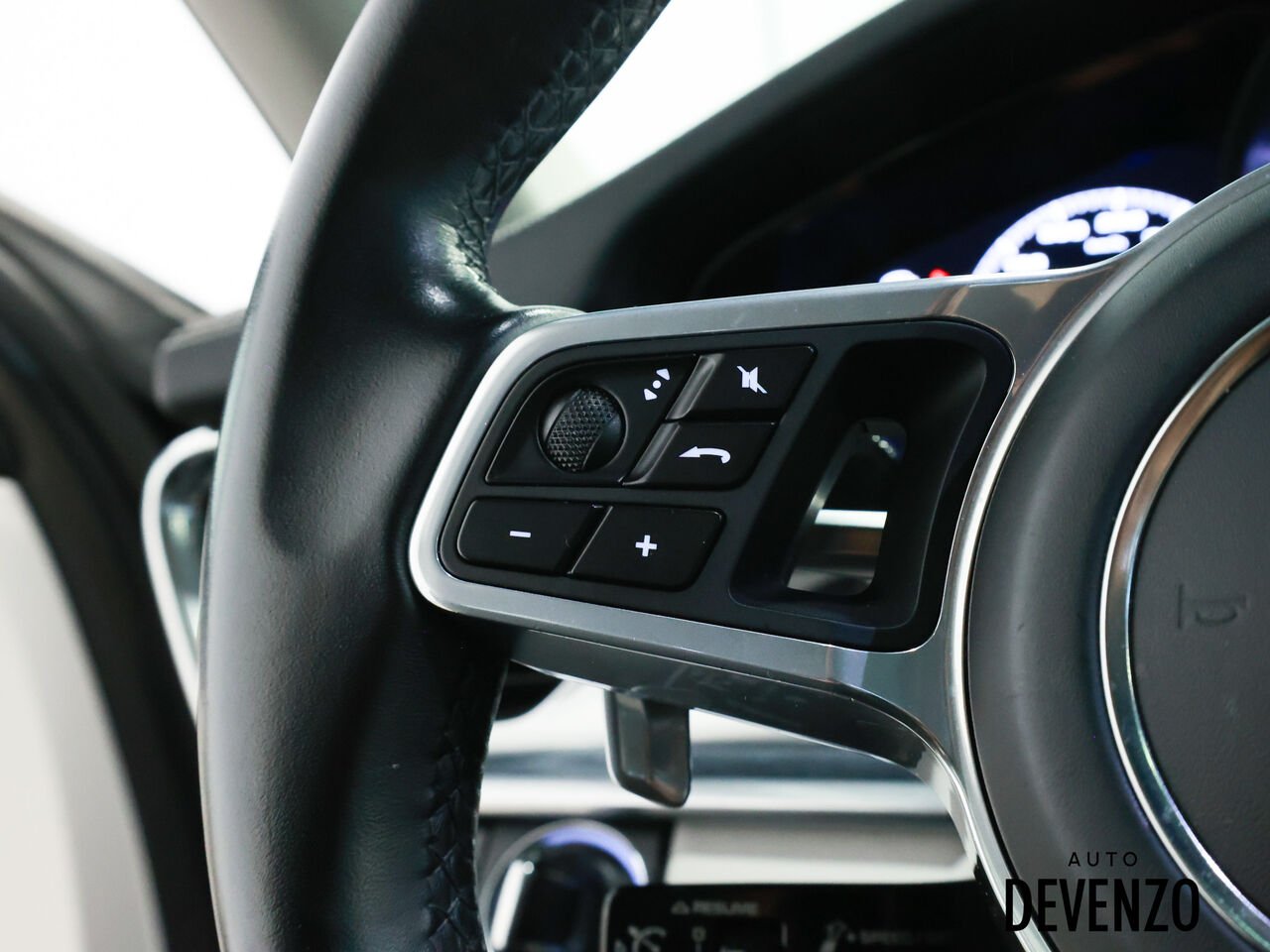 2018 Porsche Panamera Grey Saint-Eustache - photo #16
