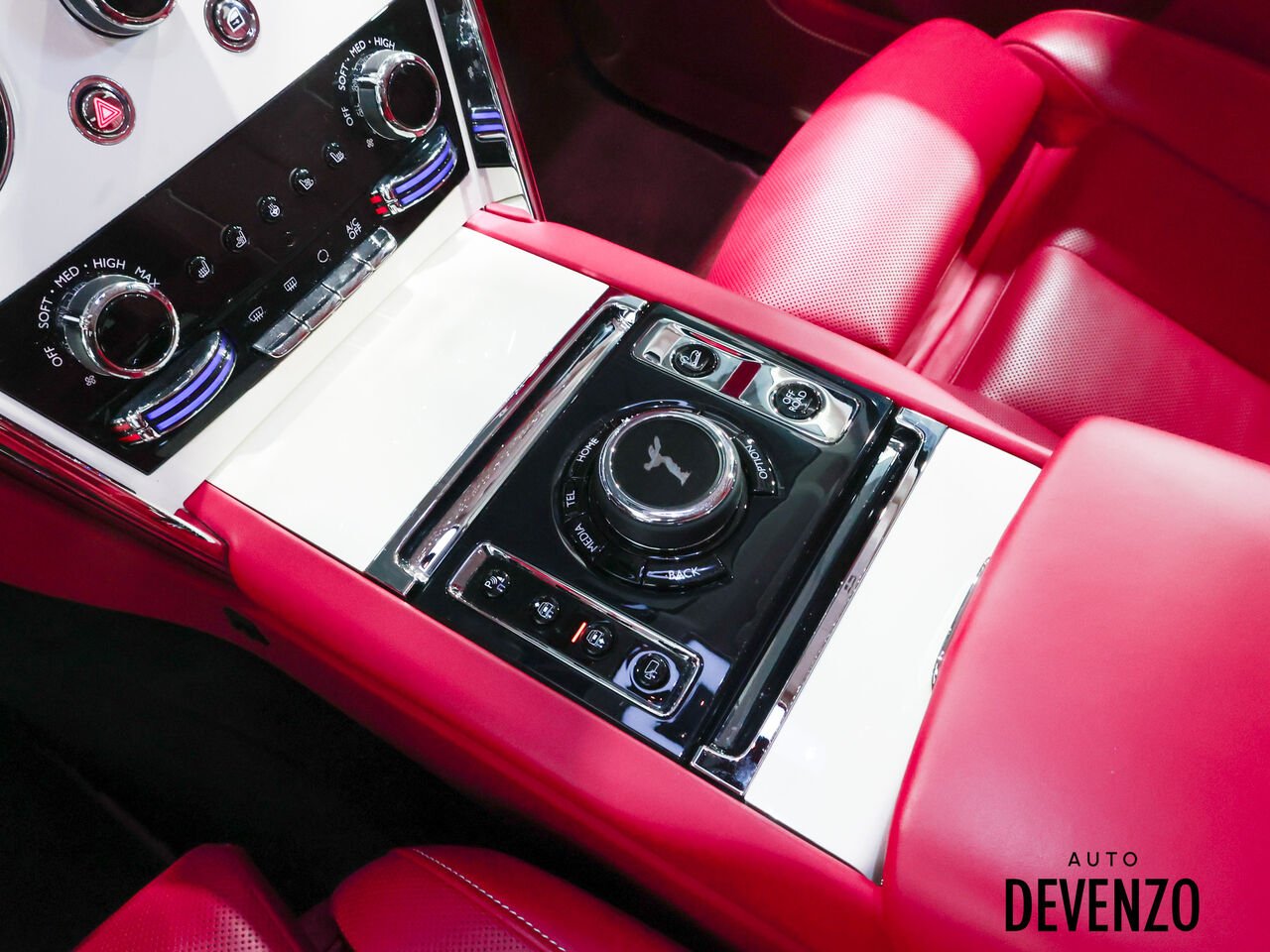2025 Rolls-Royce Cullinan White Saint-Eustache - photo #17