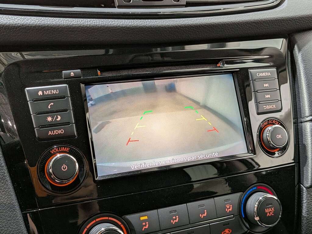 2019 Nissan Rogue AWD SV White Val-David - photo #2