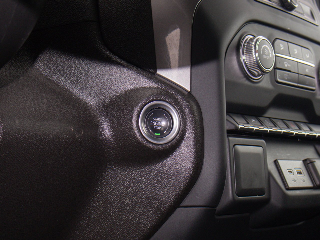 2024 GMC Sierra 1500 4WD Crew Cab 147 Pro White Sherwood Park - photo #23