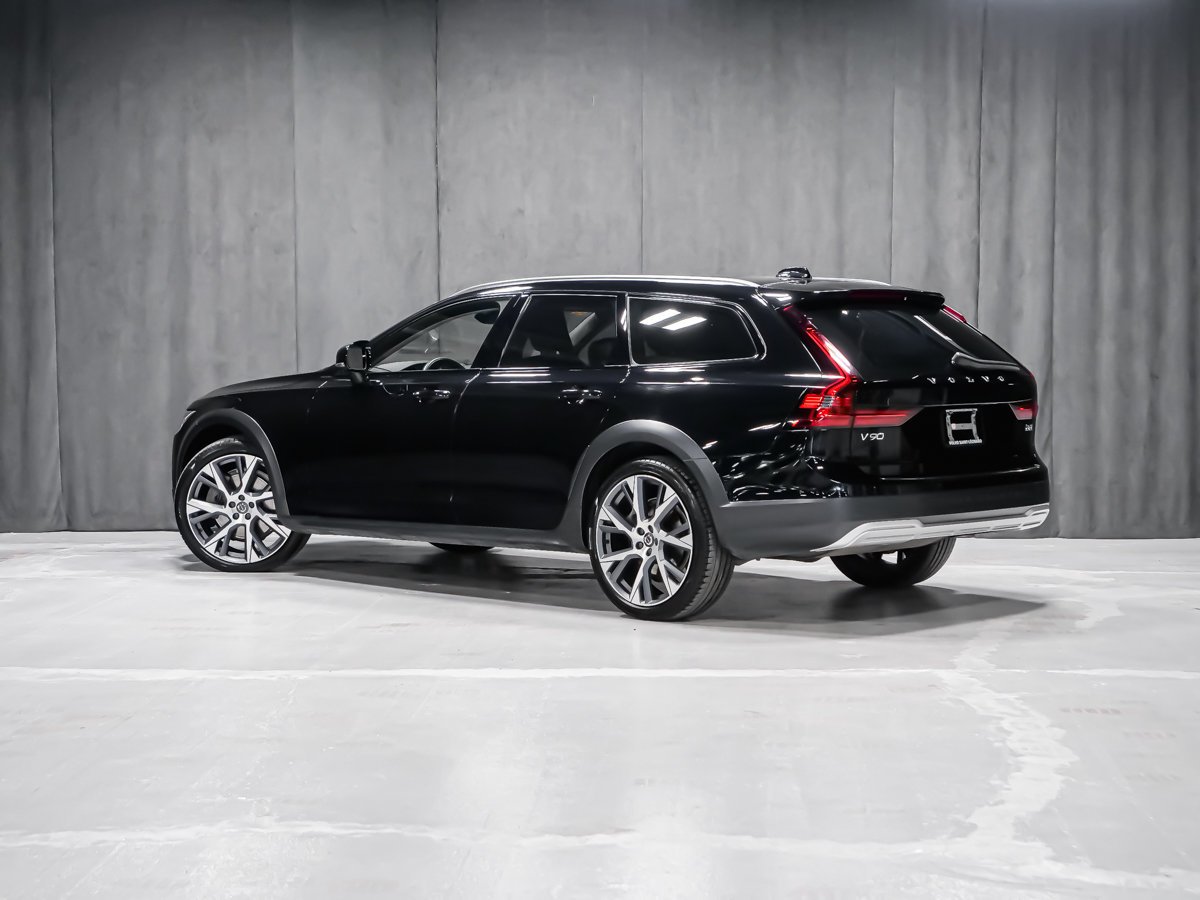 2022 Volvo V90 Cross Country B6 CLIMATE PREMIUM Black Montreal - photo #3