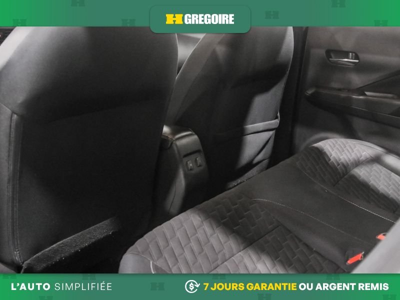 2021 Nissan Kicks White Laval - photo #22