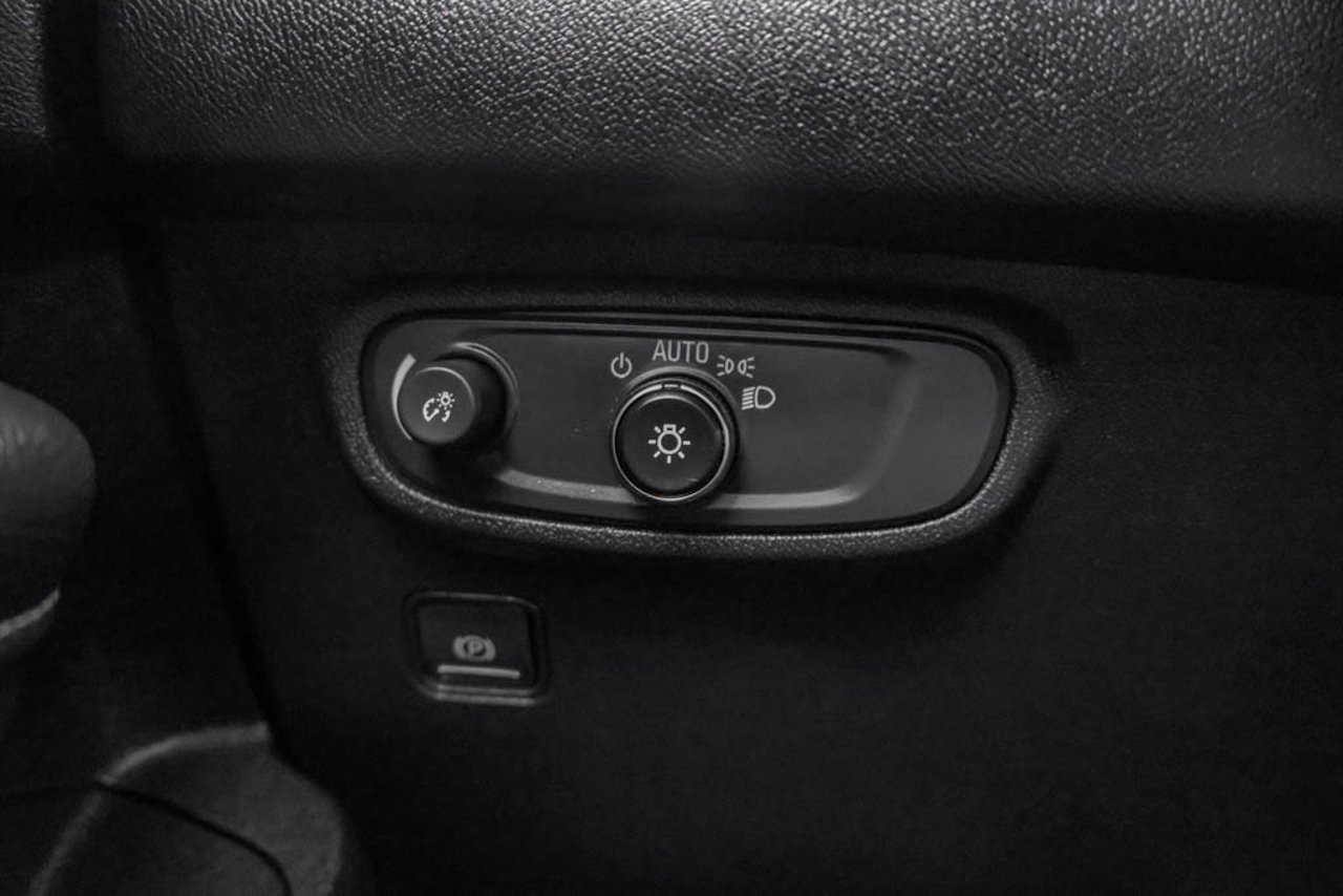 2024 GMC Terrain AWD 4dr SLE White Sherwood Park - photo #17