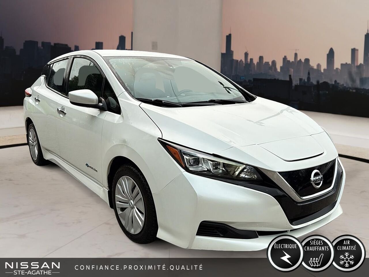 2018 Nissan LEAF S à hayon White Saint-Jérôme - photo #2