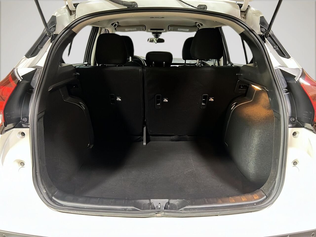 2024 Nissan Kicks SV TA White Québec - photo #5